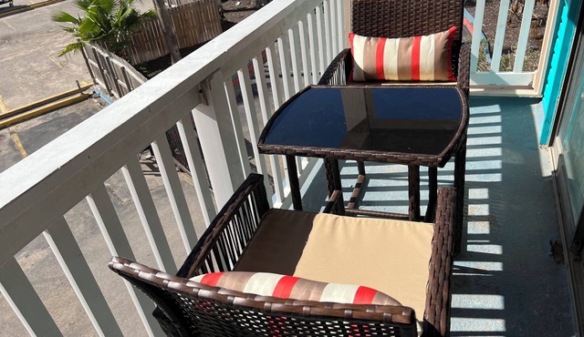 Hear the Waves! Updated, Clean, Beachfront, 2 Pools, Located the North Beach