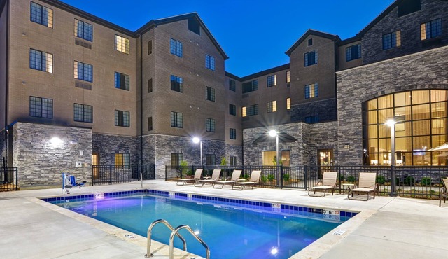 Hearing Accessible Suite | Free Breakfast, Seasonal Outdoor Pool + Gym