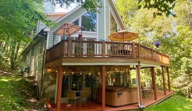 Heart and Soul | Spacious Deck + Central Location