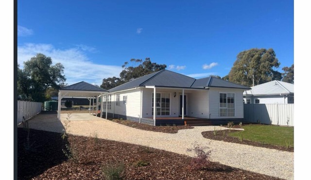 Heart of Avenel: 4 BR, 2 BA Cottage in Avenel, Sleeps 8