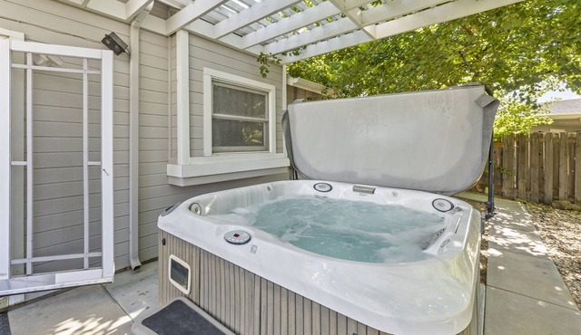 Heart of Boise*Simplot sports complex*Pool Table