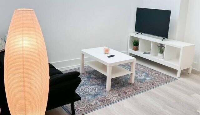 Heart of Brookland 1-BR with Easy Access to Fun