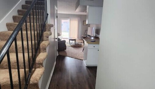 Heart of Bryant apartment F