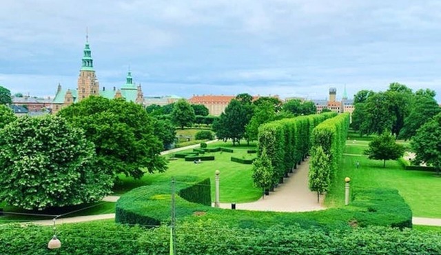 Heart of Copenhagen - view to Kings Garden & access to Rooftop - total renovated