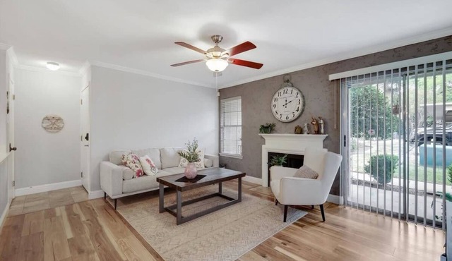 Heart of Dallas - Cozy Apt, 2Bed, Pool (30+ days)