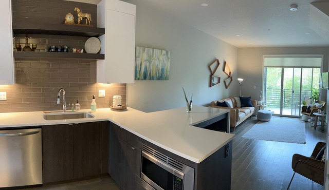 Heart of Division St - Chic, Walkable, Owner-Hosted 2BR Retreat