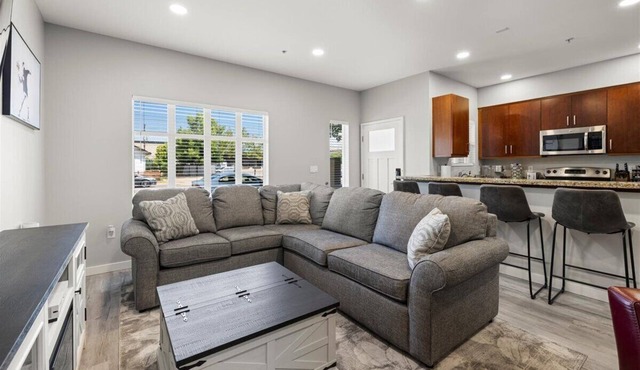 *Heart of Downtown*Balcony*Parking*300Mbps*BBQ