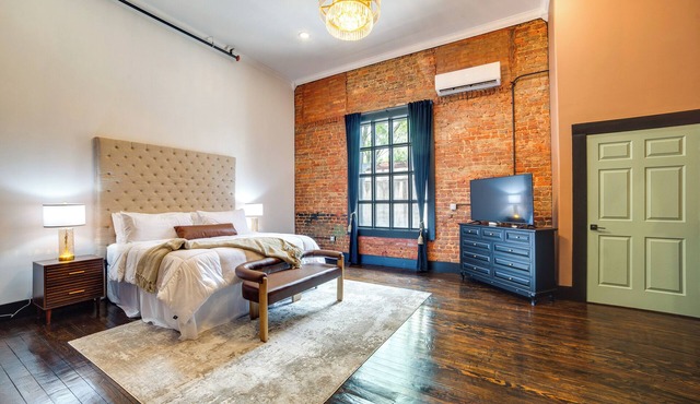 Heart of Downtown Marshall: Boutique Studio Stay!