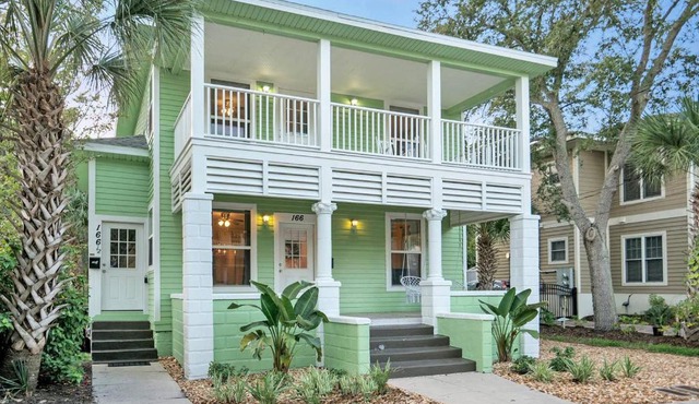 Heart of Downtown St. Aug, Roomy Duplex, Walk Everywhere!