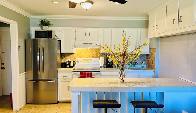 Heart of downtown Stamford! Cozy Apt, close to everything!