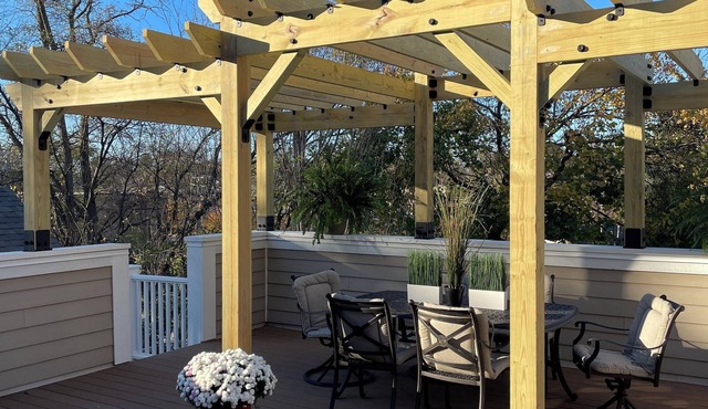 Heart of Downtown Luxury 4 Bed 3.5 Ba Newer Construction with Rooftop Deck