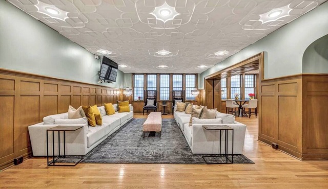 Heart of DT Unit | Free Heated Pool & Steam + Gym