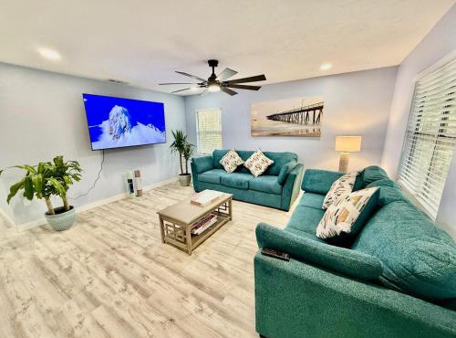 Heart of GNV with King beds