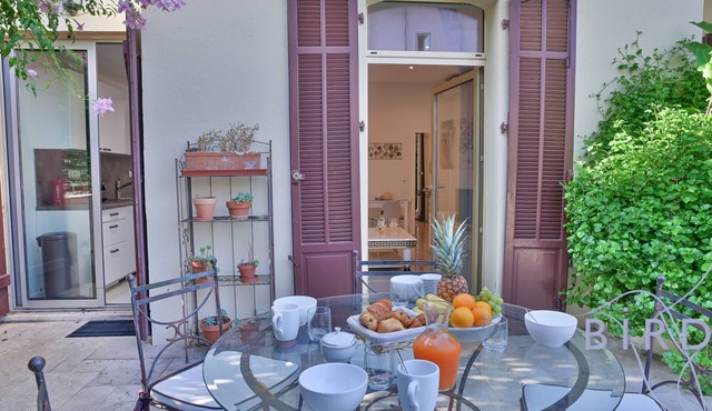 heart of Golfe-Juan, ideal for those without car