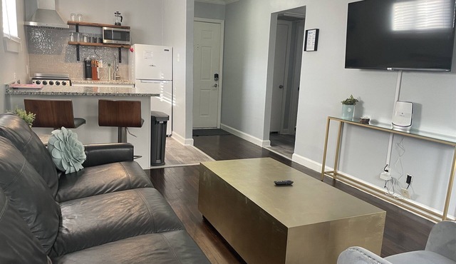 Heart of Henderson - Modern with Comfy King Bed