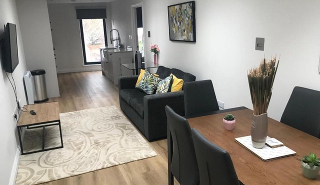 Heart of Henley 1 & 2 Bedroom Apartments