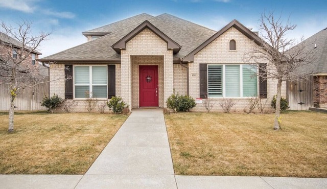 Heart of Heritage Hills Home