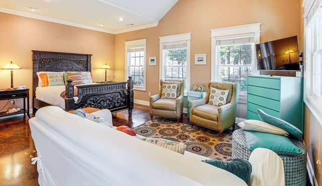 Heart of Historic Chickamauga! Chic Studio w/Pool