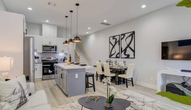 Heart of Houston - Modern 3BD Open-Concept