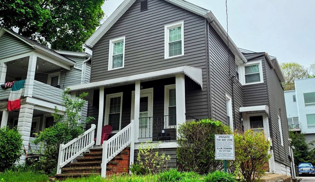 Heart of Little Italy- Walk to CWRU & Cleveland Clinic -Free Parking