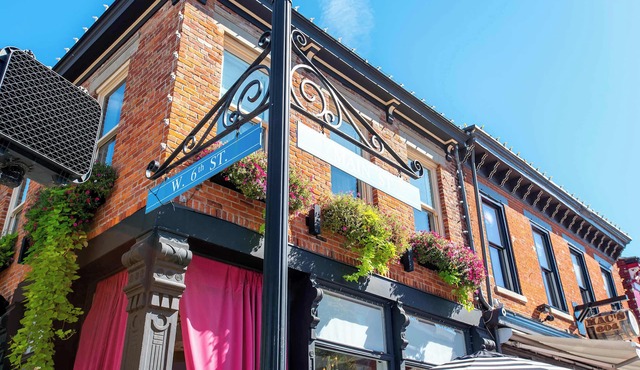 Heart of Mainstrasse Apt 1