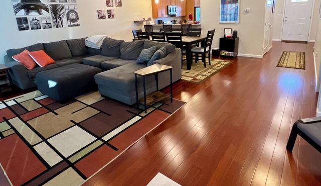 Heart of Morgantown: 1 Mile to High Street! Fabulous House!