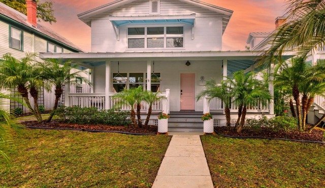 Heart of Mount Dora Historic District, Walk Everywhere, UPSTAIRS Apartment Suite