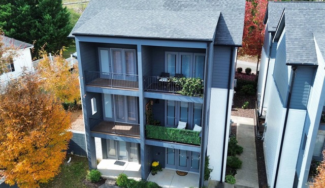 Heart of Northshore Townhouse