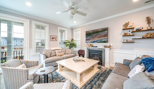 Heart of OCNJ! 5BR/4BA Beach Block Condo w/Elevator -Sleeps 16!