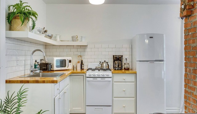 Heart of OKC Plaza District: Duplex Near Shops!