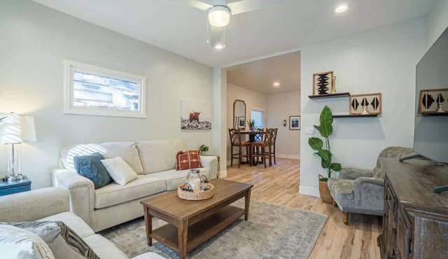 Heart of SacTown: Hip Midtown Retreat