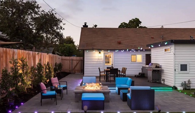 HEART OF SD! Luxury Villa w Hot Tub, Fireplace and Oversized Fully Lit Backyard