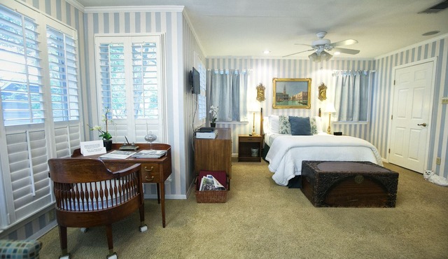 Heart of SoCo Private Suite: Uncommon Luxury, Unbeatable Location, Unusual Value