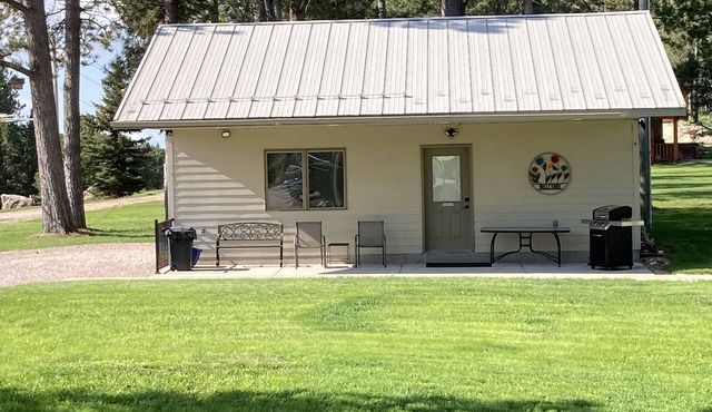 Heart of the Black Hills, Bordering National Forest, Fresh Air & Bright Stars!