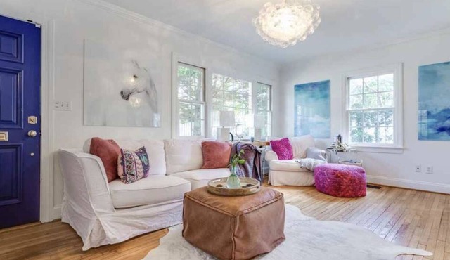 Heart Of The City ❤️ Hot tub, ITB, NC State Cameron Village