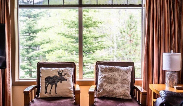 Heart of the Rocky Mountains Unexpected Value in the Canadian Rockies 3BR 2BA