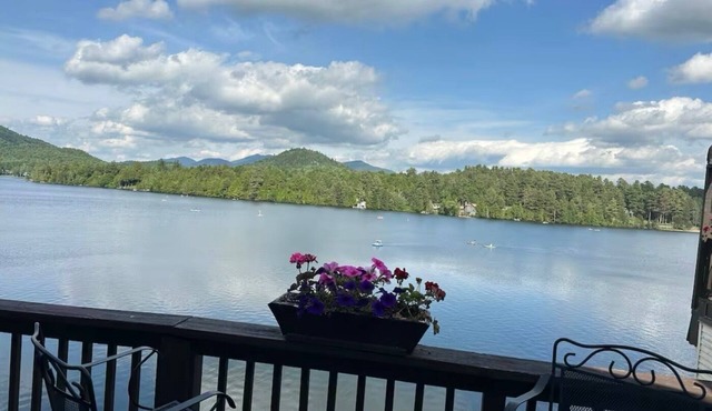 Heart of the Village: Steps to Mirror Lake & Main St