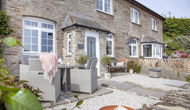 Heart of Torcross - Log burner - Ley views