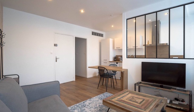 Heart of town 5 minutes from the train station