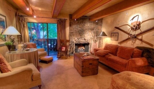 Heart of Vail Village!European Elegance,Walk to Gondola,Free Ski Locker & HotTub