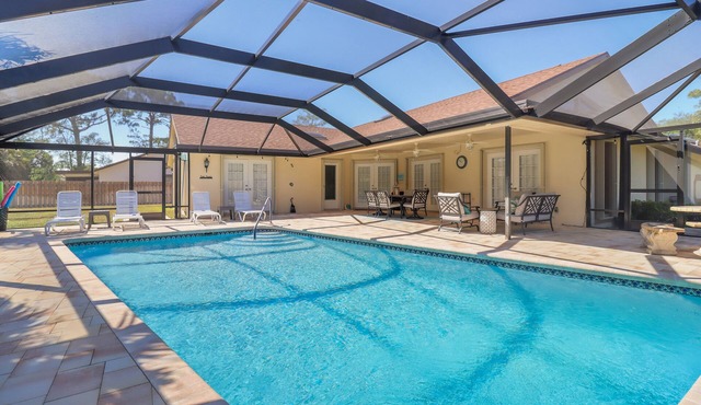 Heart of Wellington - Luxury Home with Heated Pool Pets welcomed