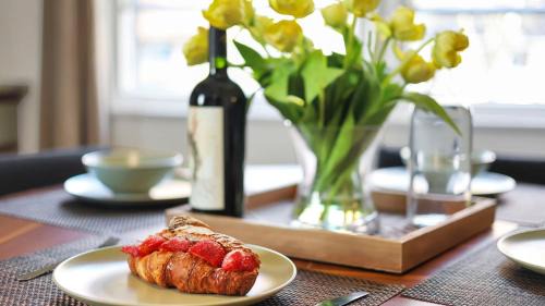 Hearth Home Brick Oven Karaoke 4 Bedroom fits 8