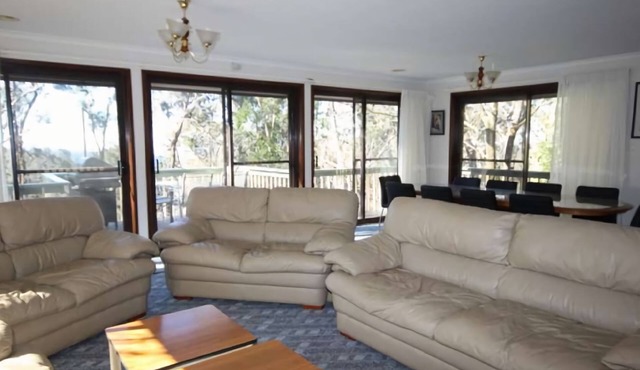 Hearthstone | Close to Govetts Leap lookouts and bushwalks