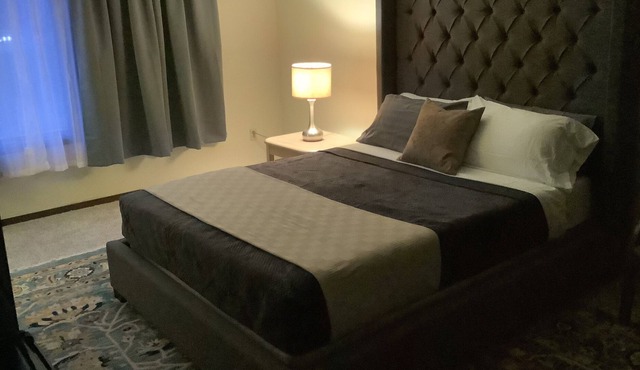 HEARTLAND B & B/BUS/ RETREAT Rooms for Traveling Nurses, Couples, 5 star Meals