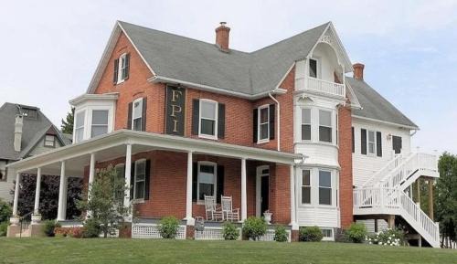 Heartland suites bed and breakfast