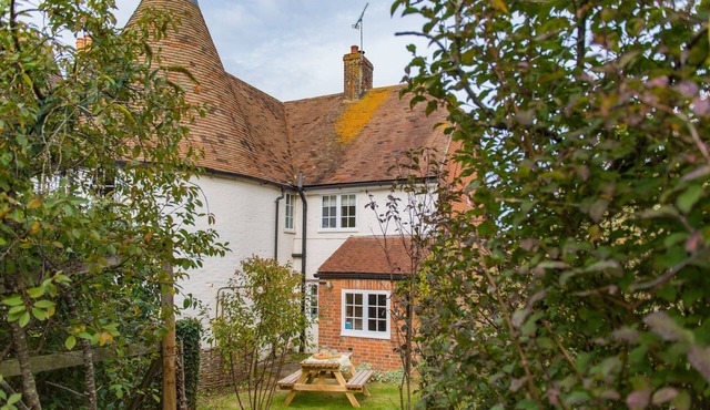 Hearts Delight Cottage by Bloom Stays - a holiday let that sleeps 4 guests in 2 bedrooms