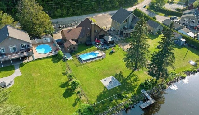 Heated Pool*Hot tub*Golf - Family Cottage on Lac de l'Argile