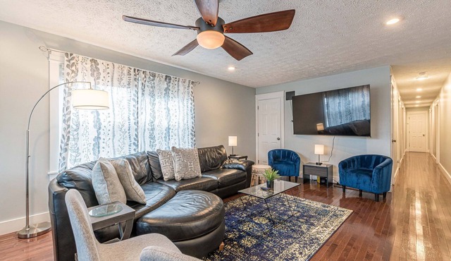 Heated & Comfy! | Offstreet Parking