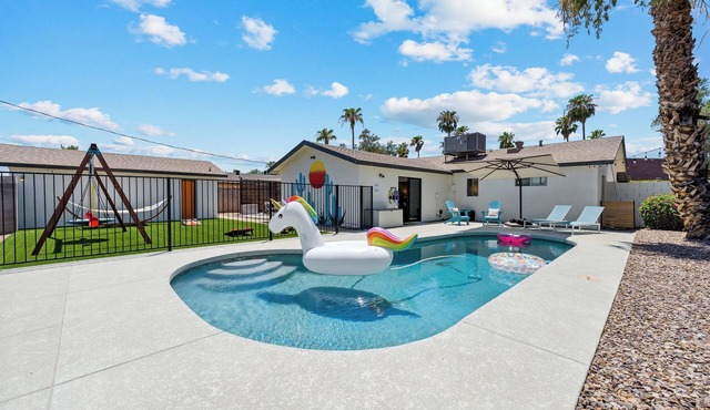 Heated/Fenced Pool! Private back yard near Old Town Scottsdale