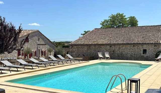 Heated pool, family friendly, stylish, convenient